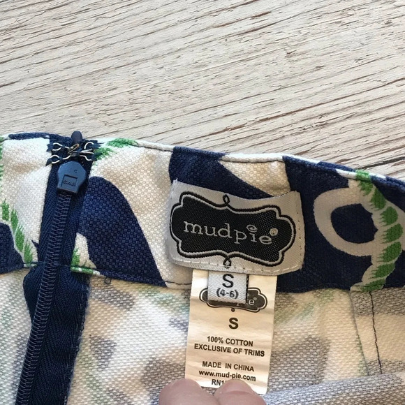 Mud Pie Shorts with Scalloped Hemline Anchor Design & Starfish Buttons S - Picture 4 of 5